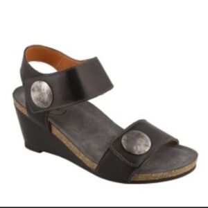 Taos Carousel 2 Wedges